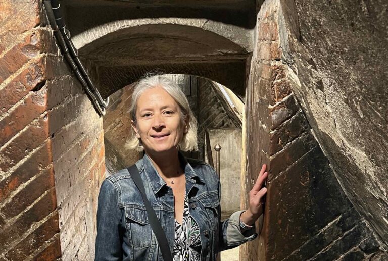 Dilek Walks In Istanbul