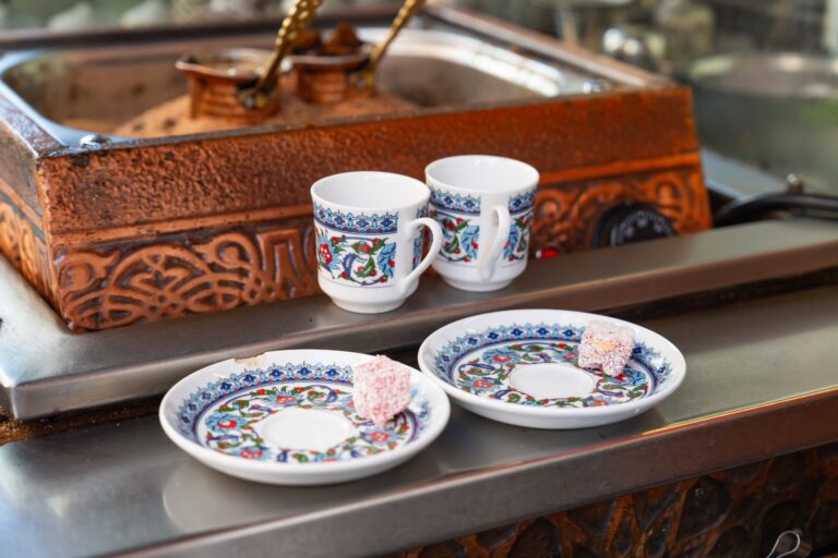 Photo,Of,Serving,Turkish,Coffee,(türk,Kahvesi),,Turkish,Coffee,On