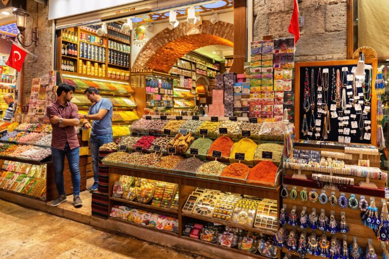 Istanbul,,Turkey,-,July,05,,2018:,Spices,On,The,Shelves