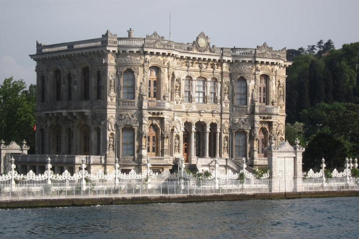 Bosphorus Cruise and Beylerbeyi Palace Image