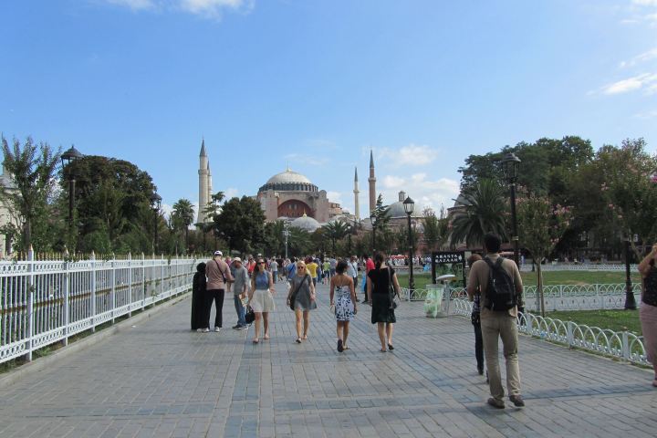 Pedestrians-Near-Hagia-Sofia-Istanbul